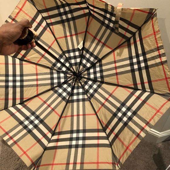 (2) Burberry Umbrellas - Picture 6 of 16